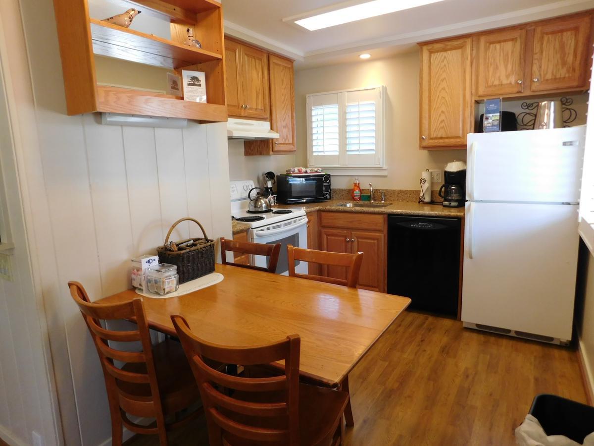 Pine Acres Lodge Pacific Grove Exterior foto